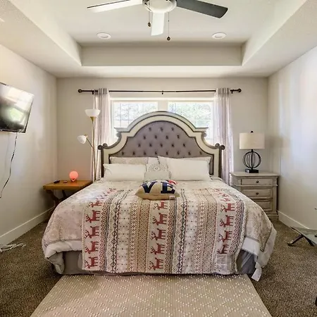Master Bedroom Suite In A Shared House Near Downtown Dallas